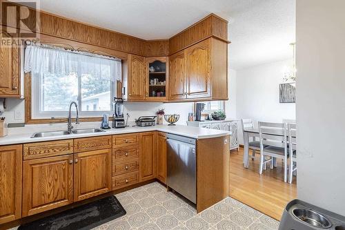 18 Elaine Ct, Sault Ste. Marie, ON - Indoor Photo Showing Kitchen With Double Sink