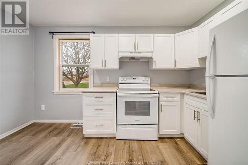 100 Dunn Avenue, Chatham, ON - Indoor Photo Showing Kitchen