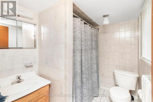 159 Park Street N, Hamilton, ON - Indoor Photo Showing Bathroom