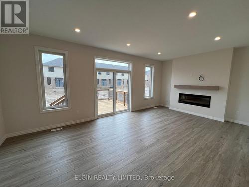 6 Dunning Way, St. Thomas, ON - Indoor Photo Showing Living Room With Fireplace