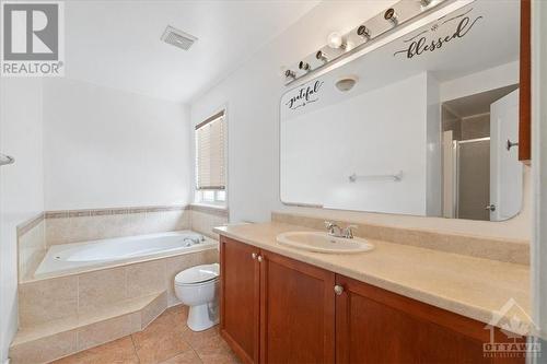 903 Balzac Lane, Orleans, ON - Indoor Photo Showing Bathroom
