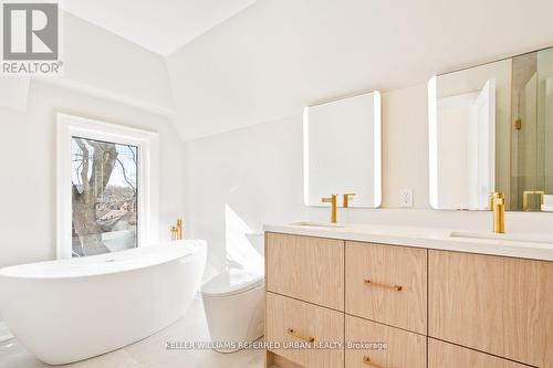 38 Kingdom St, Toronto, ON - Indoor Photo Showing Bathroom