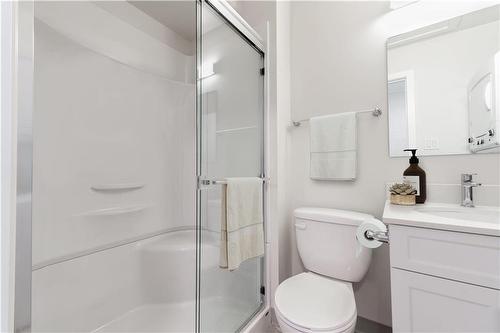 133 2Nd Avenue Nw, Dauphin, MB - Indoor Photo Showing Bathroom