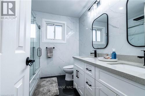 6921 Freeman Street, Niagara Falls, ON - Indoor Photo Showing Bathroom