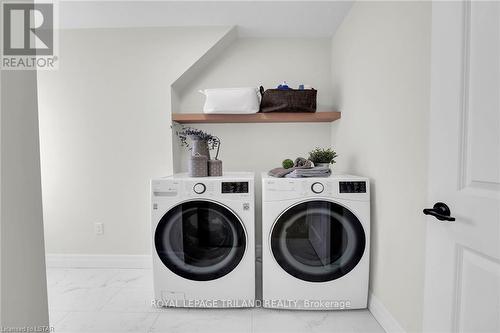 187 Foxborough Pl, Thames Centre, ON - Indoor Photo Showing Laundry Room