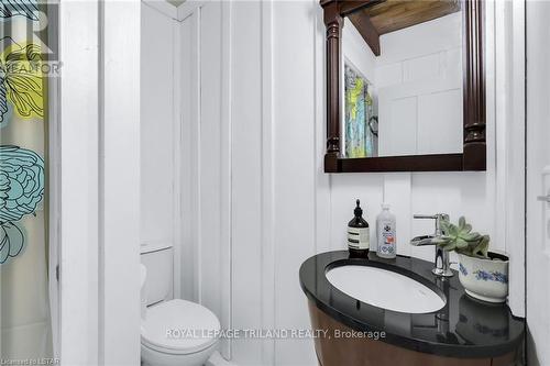 15772 Turin Line, Chatham-Kent, ON - Indoor Photo Showing Bathroom