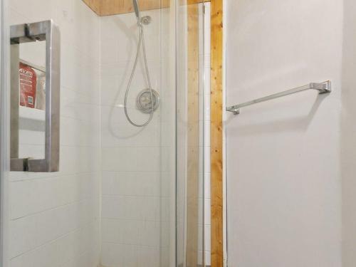Salle de bains - 53 Ch. Du Lac-À-Larche, Messines, QC - Indoor Photo Showing Bathroom