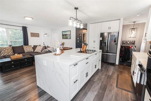 1569 North Shore Drive, Dunnville, ON - Indoor Photo Showing Kitchen