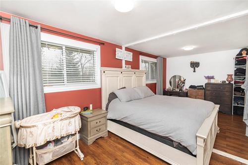 1569 North Shore Drive, Dunnville, ON - Indoor Photo Showing Bedroom