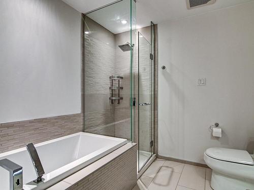 Salle de bains - 1406-495 Av. Viger O., Montréal (Ville-Marie), QC - Indoor Photo Showing Bathroom