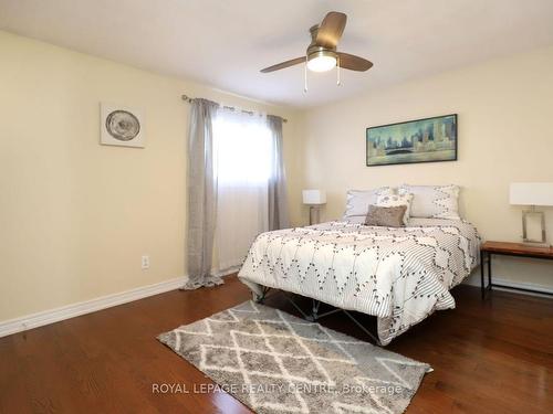 4142 Quaker Hill Dr, Mississauga, ON - Indoor Photo Showing Bedroom