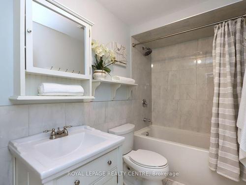4142 Quaker Hill Dr, Mississauga, ON - Indoor Photo Showing Bathroom