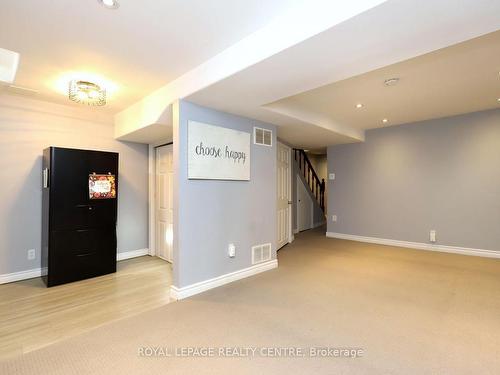 4142 Quaker Hill Dr, Mississauga, ON - Indoor