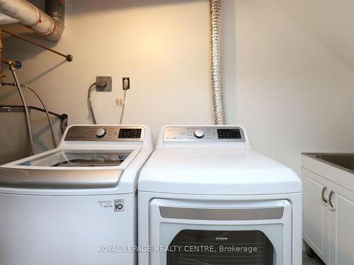 4142 Quaker Hill Dr, Mississauga, ON - Indoor Photo Showing Laundry Room
