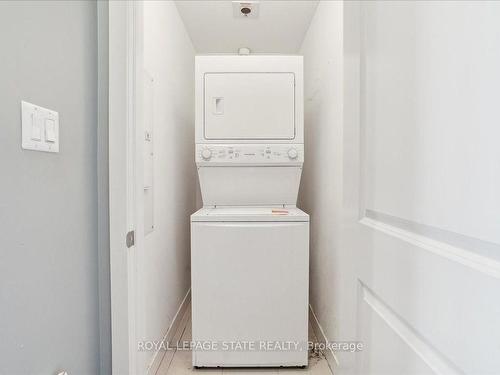 538-101 Shoreview Pl, Hamilton, ON - Indoor Photo Showing Laundry Room