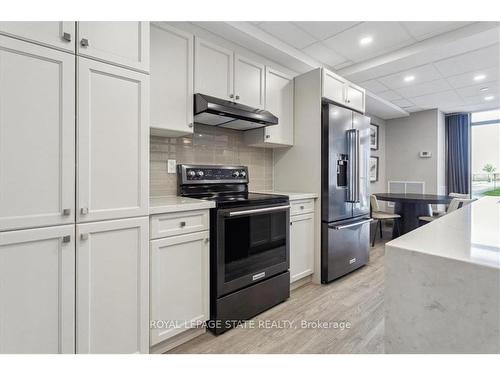 538-101 Shoreview Pl, Hamilton, ON - Indoor Photo Showing Kitchen With Stainless Steel Kitchen