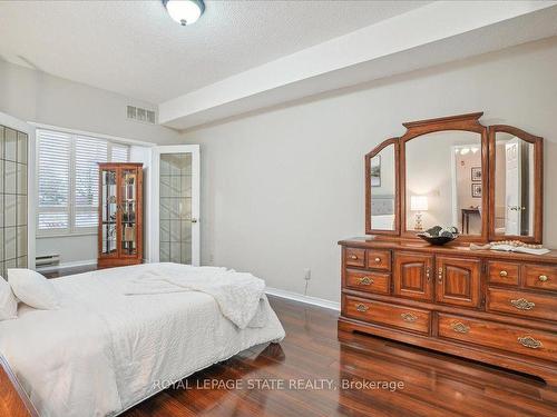 106-495 #8 Highway, Hamilton, ON - Indoor Photo Showing Bedroom