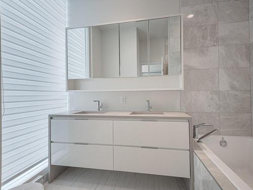 Ensuite bathroom - 5306-1288 Rue St-Antoine O., Montréal (Ville-Marie), QC - Indoor Photo Showing Bathroom