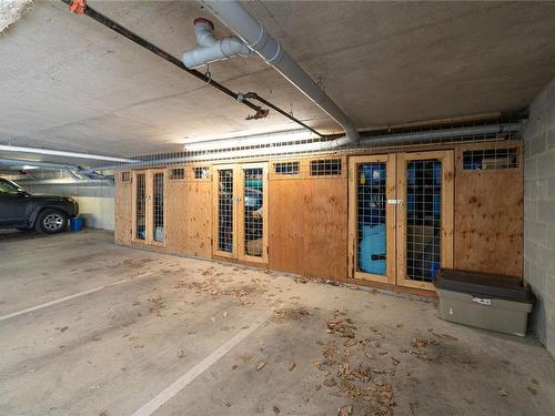 108-150 Nursery Hill Dr, View Royal, BC - Indoor Photo Showing Garage