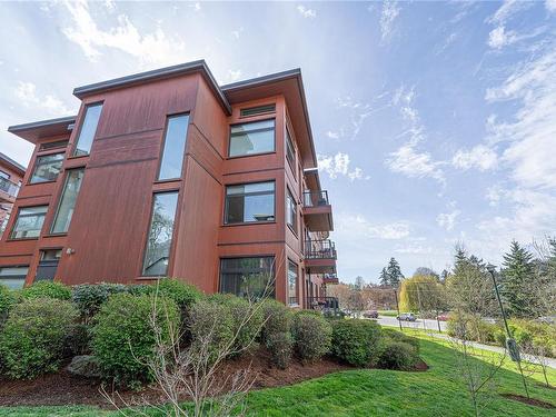 108-150 Nursery Hill Dr, View Royal, BC - Outdoor