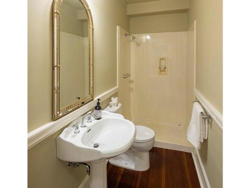 611 Foul Bay Rd, Victoria, BC - Indoor Photo Showing Bathroom
