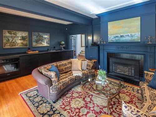 611 Foul Bay Rd, Victoria, BC - Indoor Photo Showing Living Room With Fireplace