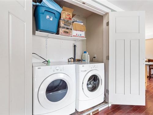 155 Giggleswick Pl, Nanaimo, BC - Indoor Photo Showing Laundry Room