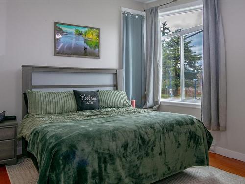 989 Walfred Rd, Langford, BC - Indoor Photo Showing Bedroom