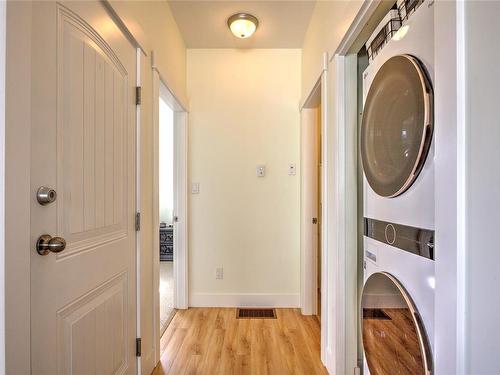 8127 Musgrave St, Crofton, BC - Indoor Photo Showing Laundry Room