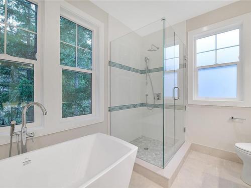 3315 West Oak Pl, Langford, BC - Indoor Photo Showing Bathroom
