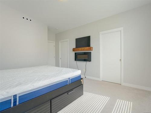 913 Whirlaway Cres, Langford, BC - Indoor Photo Showing Bedroom