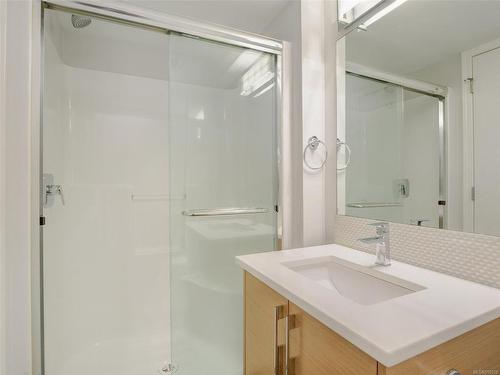 913 Whirlaway Cres, Langford, BC - Indoor Photo Showing Bathroom