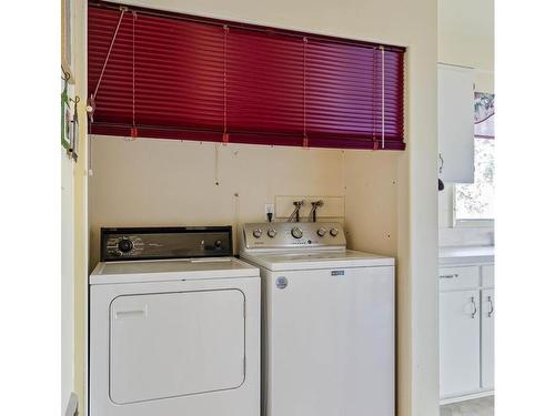 312 Maliview Dr, Salt Spring, BC - Indoor Photo Showing Laundry Room