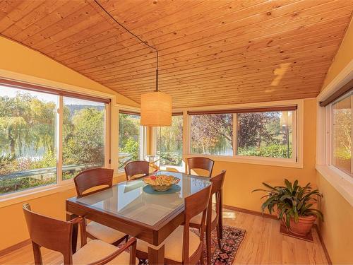 1450 North End Rd, Salt Spring, BC - Indoor Photo Showing Dining Room
