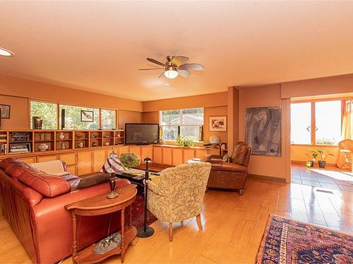 1450 North End Rd, Salt Spring, BC - Indoor Photo Showing Living Room