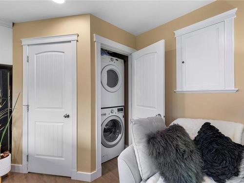 4957 Ney Dr, Nanaimo, BC - Indoor Photo Showing Laundry Room