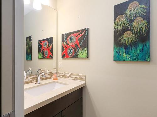 101-1055 Crown Isle Dr, Courtenay, BC - Indoor Photo Showing Bathroom