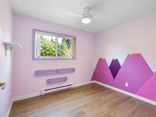 452 Dogwood Rd, Qualicum Beach, BC - Indoor Photo Showing Other Room