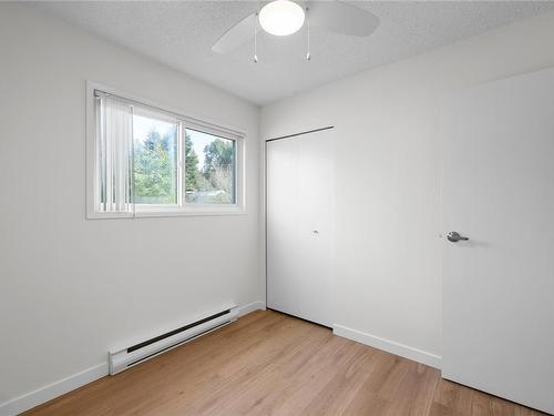 452 Dogwood Rd, Qualicum Beach, BC - Indoor Photo Showing Other Room