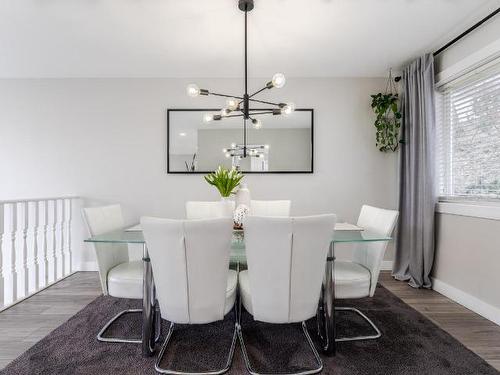 28-2022 Pacific Way, Kamloops, BC - Indoor Photo Showing Dining Room