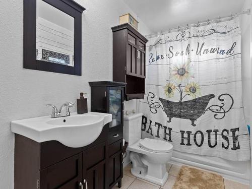 4683 Birch Lane, Barriere, BC - Indoor Photo Showing Bathroom