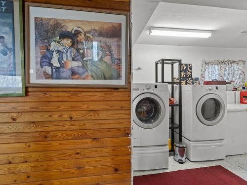 4683 Birch Lane, Barriere, BC - Indoor Photo Showing Laundry Room