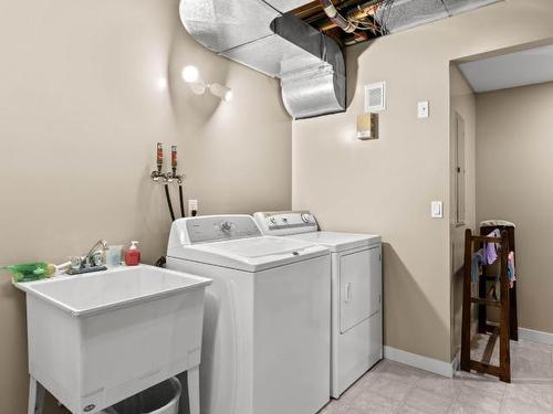 758 Chaparral Place, Kamloops, BC - Indoor Photo Showing Laundry Room