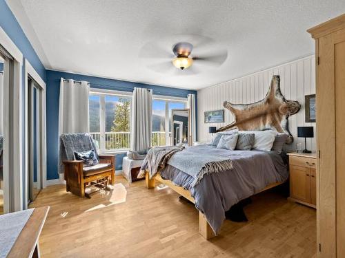 1837 Miller Rd, Merritt, BC - Indoor Photo Showing Bedroom