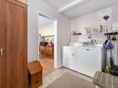 644 Brandon Ave, Kamloops, BC - Indoor Photo Showing Laundry Room