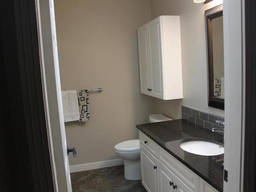 5-1575 Springhill Drive, Kamloops, BC - Indoor Photo Showing Bathroom