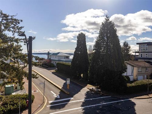 303-2526 Bevan Ave, Sidney, BC - Outdoor With View