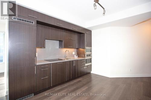 510 - 2 Anndale Drive, Toronto, ON - Indoor Photo Showing Kitchen
