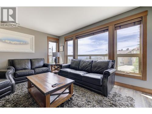 375 Raven Ridge Road Unit# 204, Big White, BC - Indoor Photo Showing Living Room