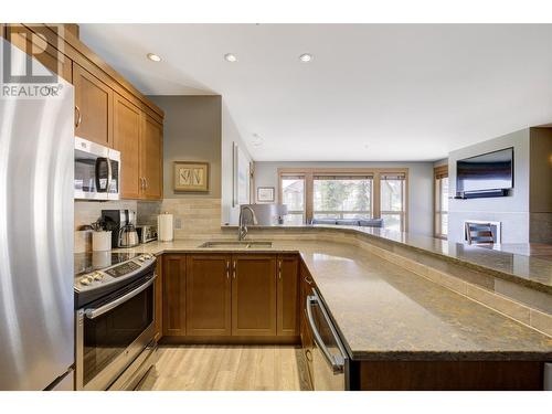 375 Raven Ridge Road Unit# 204, Big White, BC - Indoor Photo Showing Kitchen